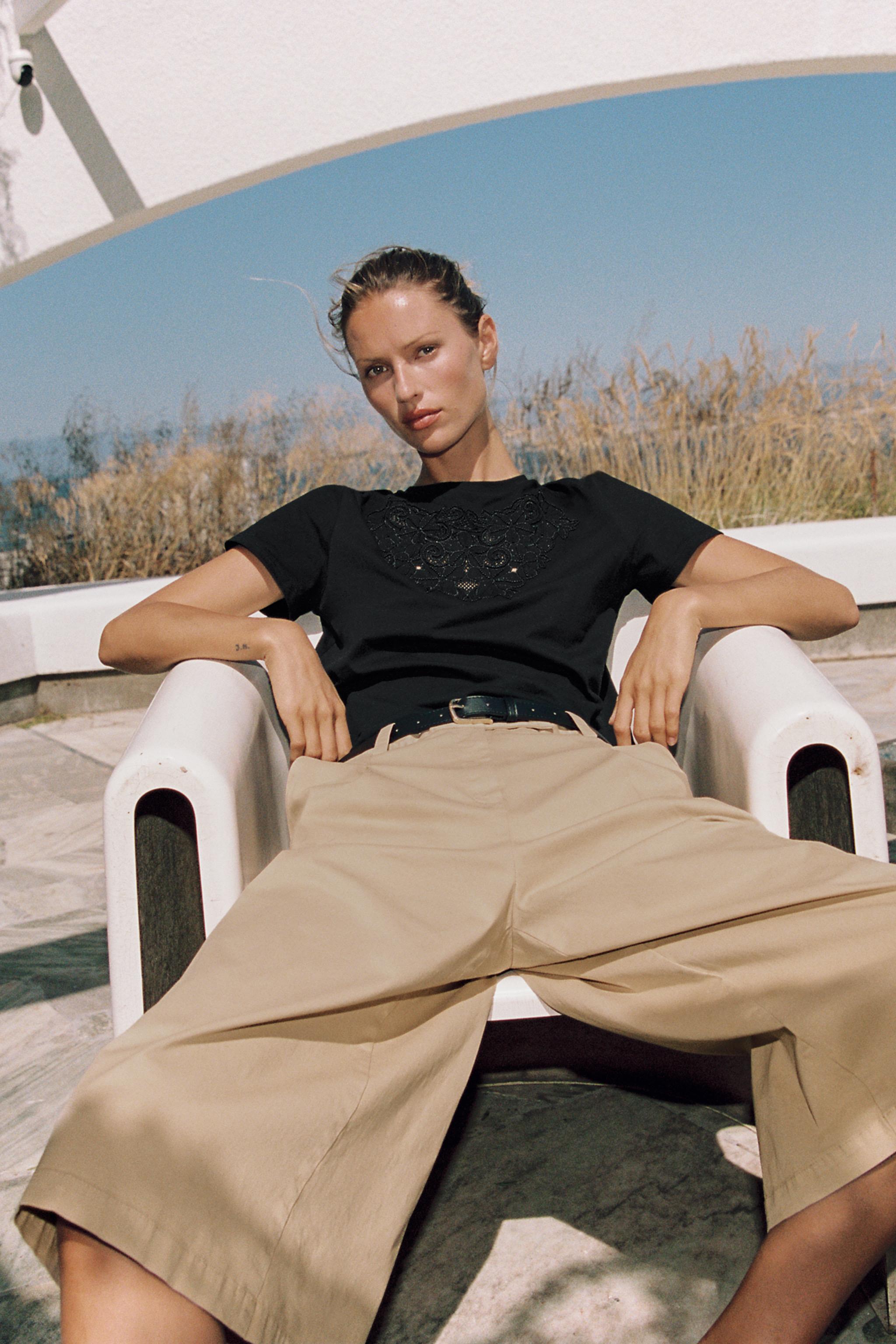 COTTON EMBROIDERED T-SHIRT
